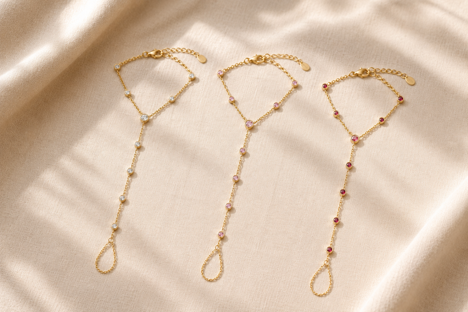 The Hand Chain Set