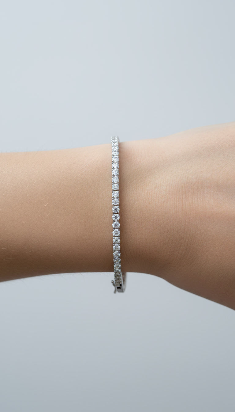 The Tennis Bracelet in White Gold